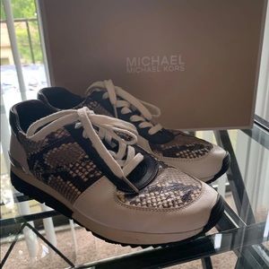 ‼️‼️Michael Kors Sneakers Woman Size 8.5